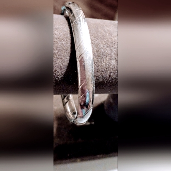Vintage Sterling Silver  9.25  Bangle 7" , 15 MM stripe design pattern bracelet. - Picture 1 of 7